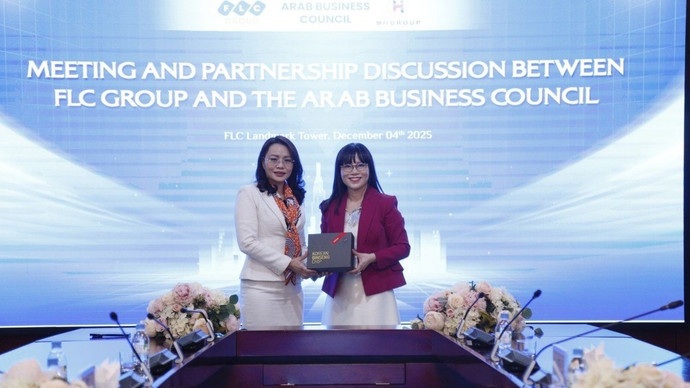 "Nữ tướng" FLC Hương Trần Kiều Dung của ông Trịnh Văn Quyết bất ngờ tái xuất