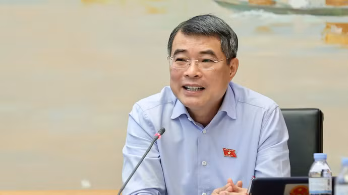 Thủ tướng Chính phủ Lê Minh Hưng phát biểu tại thảo luận ở tổ về nội dung phát triển kinh tế-xã hội 