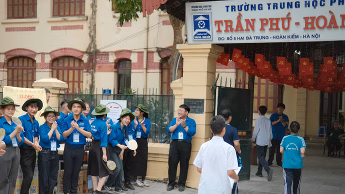 Sáng nay, hàng trăm nghìn sĩ tử bước vào kỳ thi lớp 10