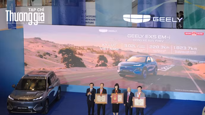 Geely EX5 EM-i vừa ra mắt đã nhận 3 chứng nhận kỷ lục tại Việt Nam