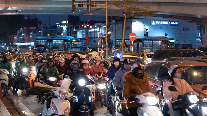 Hà Nội sẽ hỗ trợ đổi xe xăng cho dân, tối đa 5 triệu đồng/người, hộ nghèo nhận 20 triệu