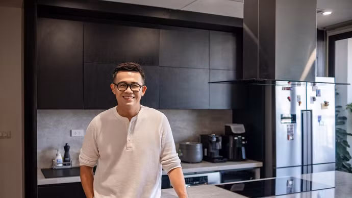 Căn hộ hiện đại, sang - xịn - mịn của MC “giàu nhất VTV” Quốc Bảo