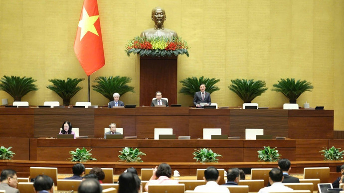 Quốc hội nghe đề xuất giảm giấy phép kinh doanh 25 ngành, nghề