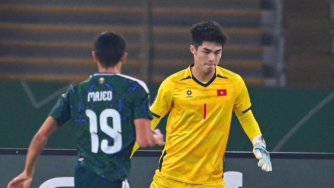 Vẻ đẹp nam thần của "người nhện" Trung Kiên U23 Việt Nam