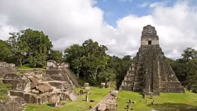 Khám phá “rùng rợn” bên trong Hang Máu