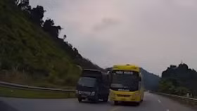 Phạt 5 triệu đồng, trừ 2 điểm giấy phép lái xe do vượt ẩu trên cao tốc Nội Bài - Lào Cai