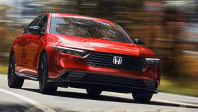 Top 10 mẫu xe ô tô bán chậm nhất Việt Nam tháng 8/2024: Bộ đôi nhà Honda chiếm “ngôi vương”