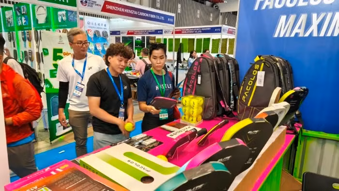 Thị trường các sản phẩm liên quan đến pickleball đang rất sôi động với sự tham gia của nhiều thương hiệu Việt