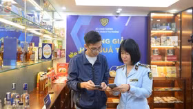 Tổ chức phòng Trưng bày nhận diện hàng thật - hàng giả