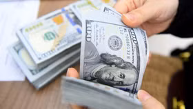 USD vượt mốc 23.700 đồng, cao nhất trong hai năm