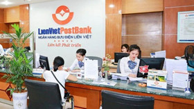 Trước thềm đại hội, nhiều người nhà lãnh đạo LienVietPostBank đăng ký bán cổ phiếu LPB