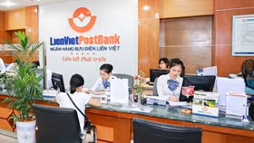 Trước thềm đại hội, nhiều người nhà lãnh đạo LienVietPostBank đăng ký bán cổ phiếu LPB