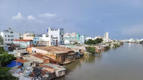 TP.HCM: Sớm di dời 6.500 căn nhà ven kênh rạch