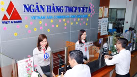VietABank trao thưởng 3 cây vàng cho khách hàng may mắn