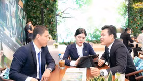 Cầu thủ Nguyễn Anh Đức đầu tư nhà phố sinh thái River Park 1