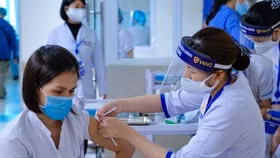 Bộ Tài chính trình Chính phủ thành lập Quỹ vaccine phòng Covid-19