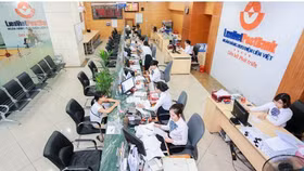 Hai lãnh đạo LienVietPostBank dự tính chi trăm tỷ gom 11,7 triệu cổ phiếu