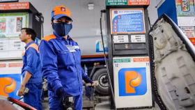 Giá xăng dầu đồng loạt tăng sau... vài lần điều chỉnh giảm