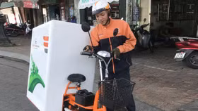 Thêm hãng giao hàng dùng xe máy điện, thị trường xe điện lên ngôi?