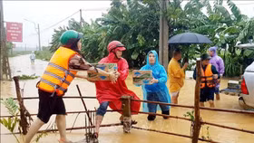 Giám sát việc vận động quyên góp hỗ trợ vùng lũ, xử nghiêm trục lợi