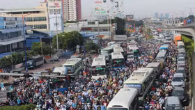 TP.HCM đề xuất tăng vận tải công cộng, kiểm soát xe cá nhân để giảm ùn tắc