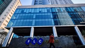 Cổ phiếu FLC và HAI bị xem xét đình chỉ giao dịch