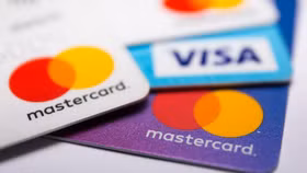 Visa, Mastercard thông báo dừng hoạt động tại Nga