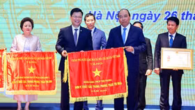 Thủ tướng Chính phủ trao tặng cờ thi đua cho TPBank