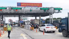 Bộ GTVT yêu cầu 4 địa phương khẩn trương triển khai lắp đặt thu phí không dừng