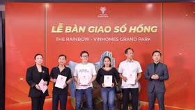 Phân khu The Rainbow – Vinhomes Grand Park chính thức bàn giao hơn 1000 sổ hồng