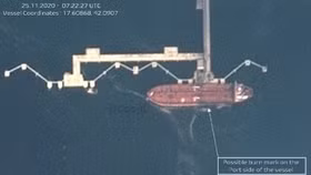 Nghi vấn Houthi tấn công tàu chở dầu của Hy Lạp tại cảng dầu khí Ả rập Xê út