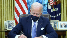 Ngày đầu tại vị, TT Joe Biden đảo ngược hàng loạt chính sách của cựu TT Trump