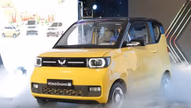 Ô tô điện Wuling HongGuang MiniEV chính thức ra mắt thị trường Việt, giá chỉ từ 239 triệu đồng