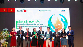 Deloitte Việt Nam hợp tác với Đại học Kinh tế TP.HCM để “cùng thắp sáng ước mơ”