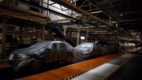 Hoạt động kinh doanh khu vực đồng euro rơi xuống mức thấp kỷ lục vì Covid-19