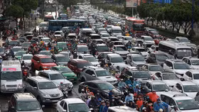 TP.HCM muốn bắt buộc chủ ô tô mở tài khoản trả trước phí dịch vụ đường bộ