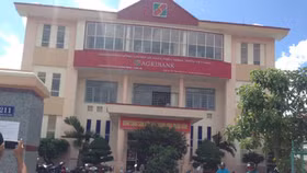 Bắt 1 nguyên giám đốc chi nhánh ngân hàng Agribank