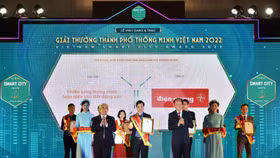 Điện Quang xuất sắc giành 2 giải tại Lễ trao giải Thành phố Thông minh 2022