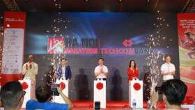 Hà Nội Marathon Techcombank lần đầu tiên thu hút gần 7,000 vận động viên tham gia