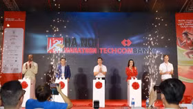 Hà Nội Marathon Techcombank lần đầu tiên thu hút gần 7,000 vận động viên tham gia