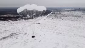 Video: Quân dù Nga đổ bộ đường không với xe bộ binh chiến đấu mới nhất BMD-4M