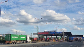 TP.HCM tạm dừng thu phí dịch vụ sử dụng đường bộ