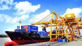 4 tháng đầu năm xuất siêu gần 1,3 tỷ USD