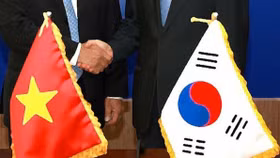 Đoàn doanh nghiệp tháp tùng Tổng thống Hàn Quốc tới thăm Việt Nam có những "ông lớn" nào?