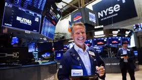 Dow Jones leo dốc 9 phiên liên tục, chuỗi tăng dài nhất kể từ 2017