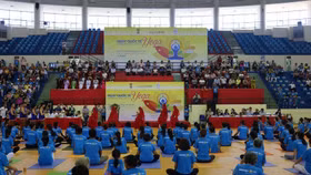 Gần 3.000 người đồng diễn Yoga kỉ niệm ngày Quốc tế Yoga