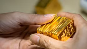 Giá vàng có dấu hiệu hạ nhiệt nhưng vẫn duy trì triển vọng trên 2.000 USD