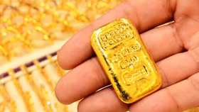 Giá vàng ngày 5/12: Vàng trong nước đứng yên, vàng thế giới xu hướng tăng