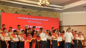 Tôn vinh 100 người hiến máu tiêu biểu toàn quốc năm 2020