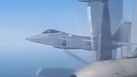 Mỹ tung F-22 kèm chặt máy bay ném bom chiến lược Nga